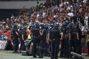 孔帕尼：卡尔能否和梅西相比？我们只想让他成为最好的卡尔